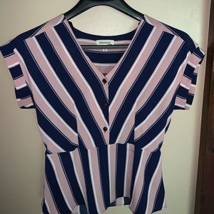 Cute dress up shirt basically new only wore twice